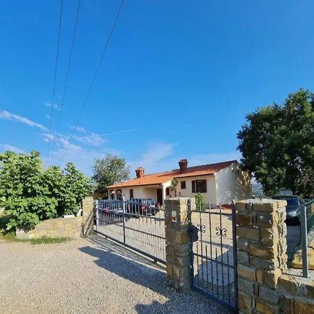 Full Moon Apartman *